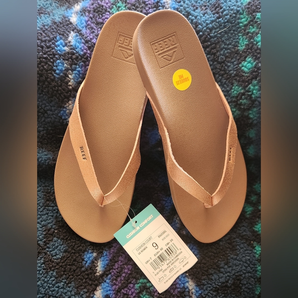 Brand New Womens REEF Rose Gold Sandal